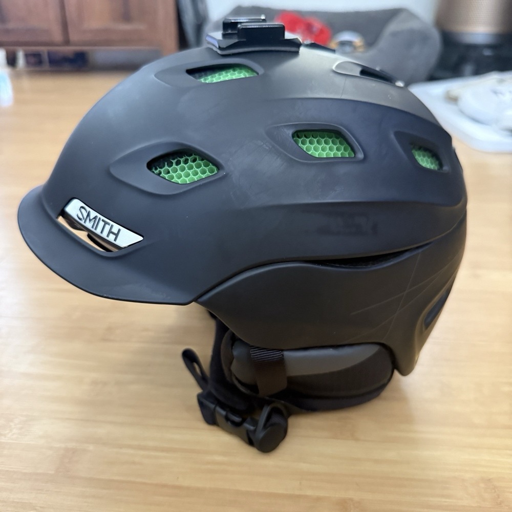 Smith Vantage MIPS Matte Black Ski Helmet Size Medium Koroyd / Action Mount EUC